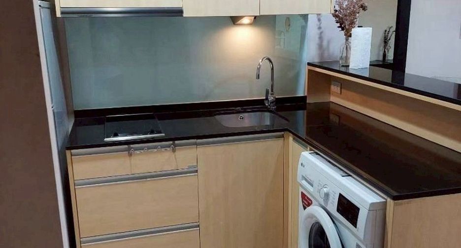 For rent 1 bed condo in Sathon, Bangkok