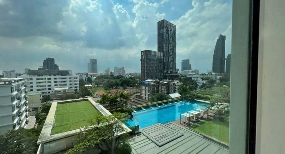 For rent 2 bedrooms condo in Khlong Toei, Bangkok
