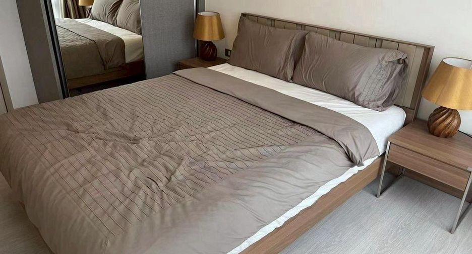 For rent 2 bedrooms condo in Khlong Toei, Bangkok