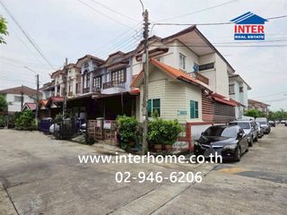For sale 3 bedrooms townhouse in Din Daeng, Bangkok