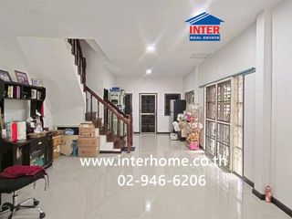 For sale 3 bedrooms townhouse in Din Daeng, Bangkok