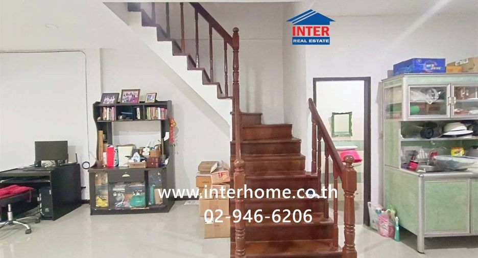 For sale 3 bedrooms townhouse in Din Daeng, Bangkok