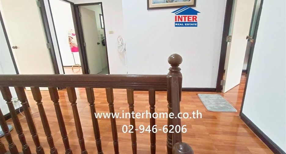 For sale 3 bedrooms townhouse in Din Daeng, Bangkok