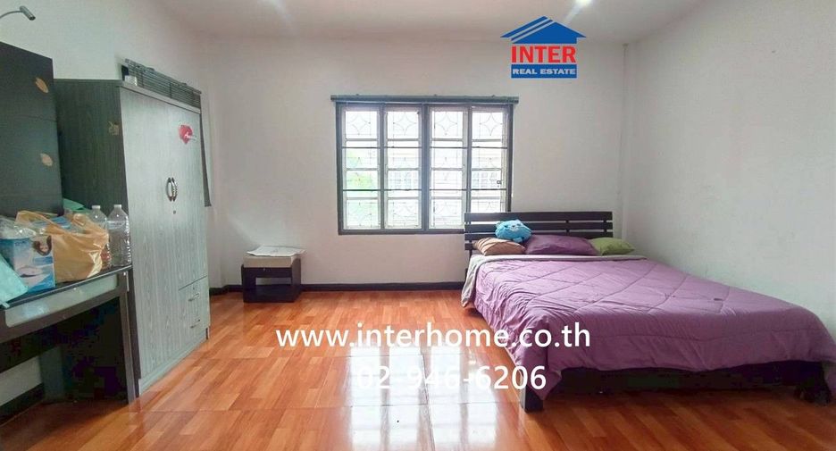 For sale 3 bedrooms townhouse in Din Daeng, Bangkok