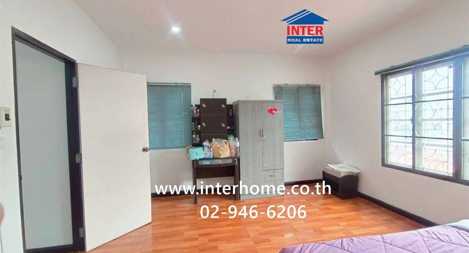 For sale 3 bedrooms townhouse in Din Daeng, Bangkok