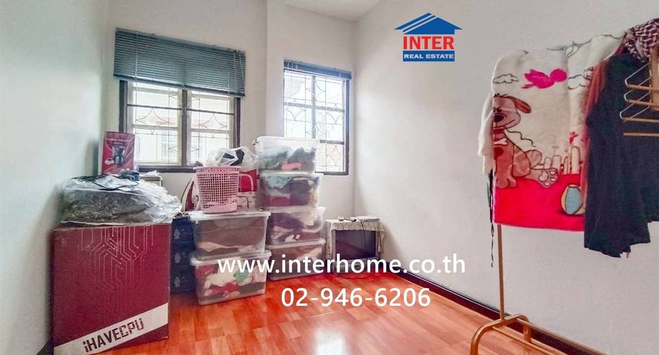 For sale 3 bedrooms townhouse in Din Daeng, Bangkok