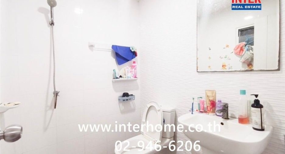 For sale 3 bedrooms townhouse in Khlong Luang, Pathum Thani