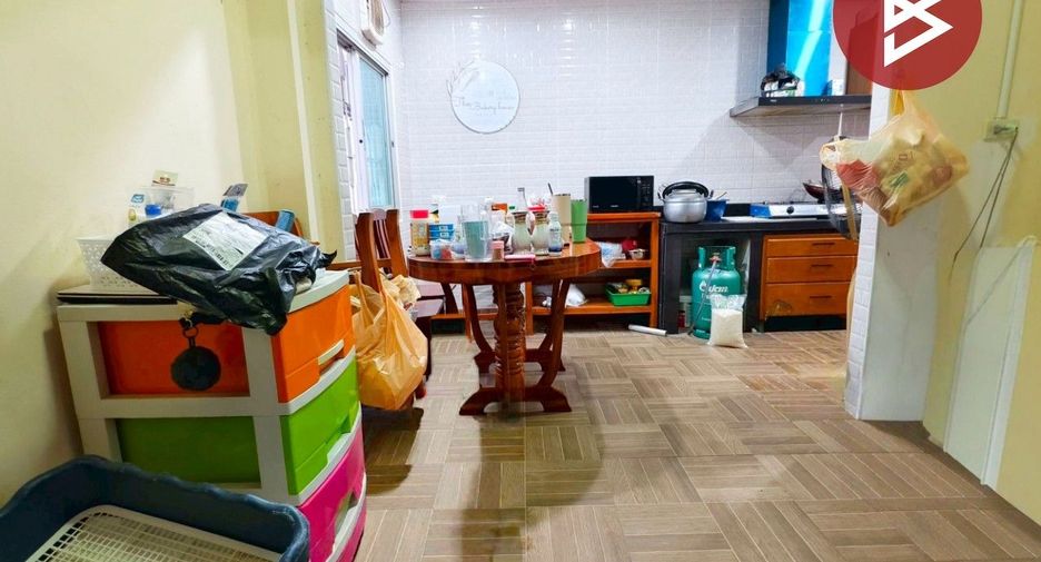 For sale 2 bedrooms townhouse in Mueang Samut Sakhon, Samut Sakhon