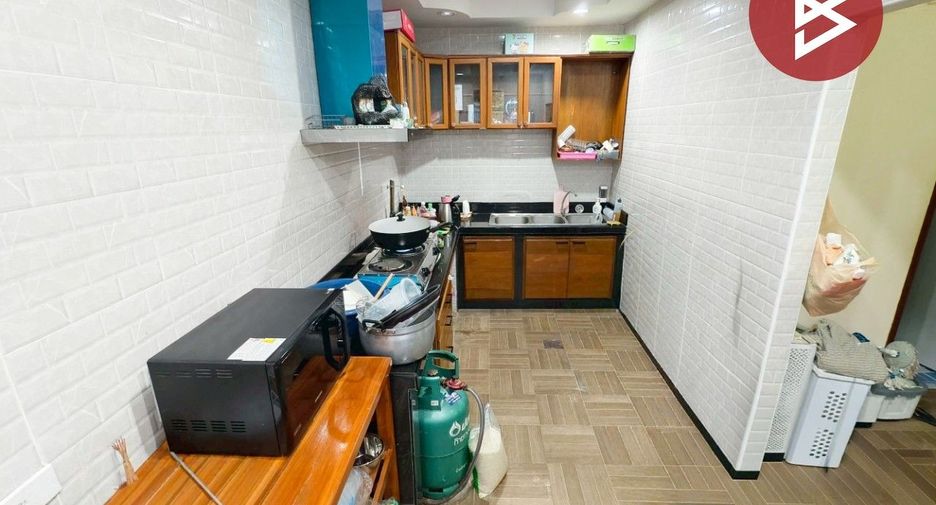 For sale 2 bedrooms townhouse in Mueang Samut Sakhon, Samut Sakhon