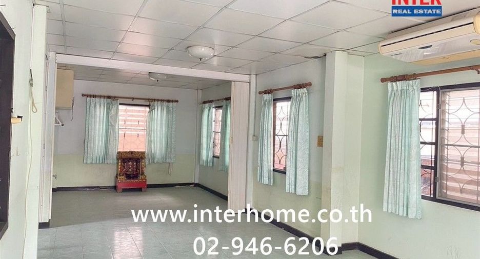 For sale 4 bedrooms house in Khlong Sam Wa, Bangkok