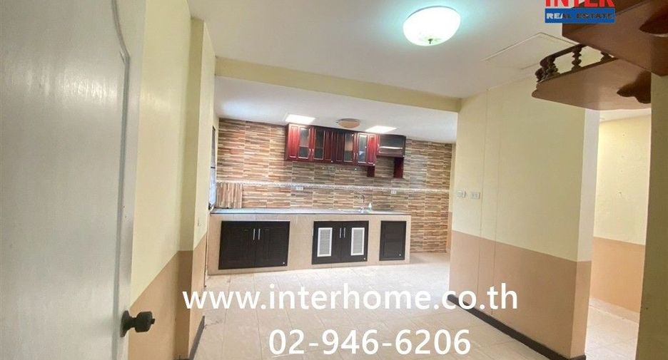 For sale 4 bedrooms house in Khlong Sam Wa, Bangkok