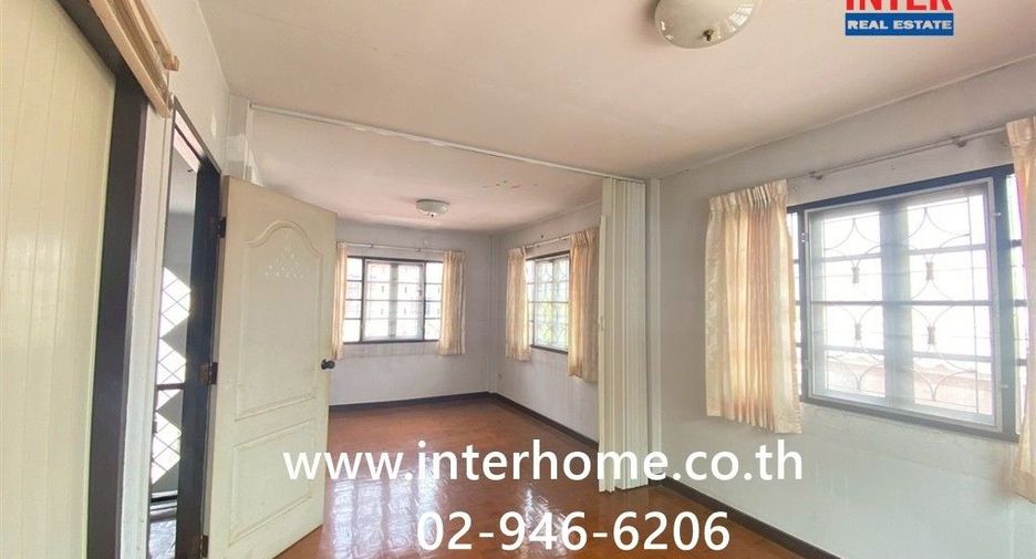 For sale 4 bedrooms house in Khlong Sam Wa, Bangkok