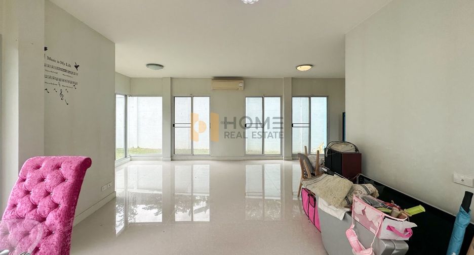 For sale 3 bedrooms house in Phasi Charoen, Bangkok