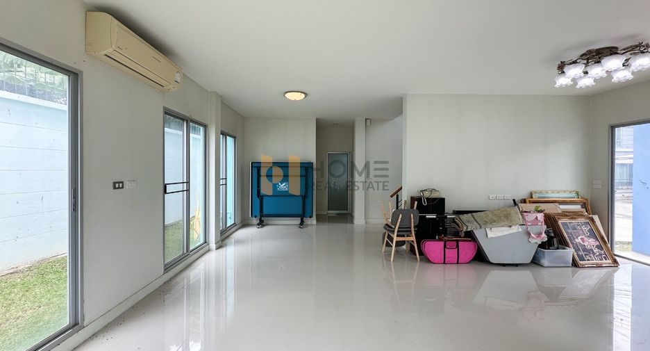 For sale 3 bedrooms house in Phasi Charoen, Bangkok