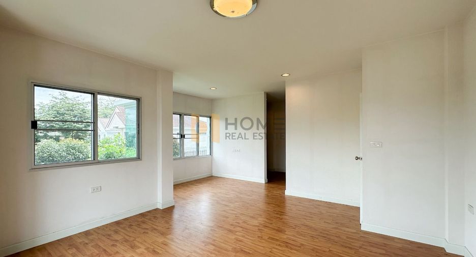 For sale 3 bedrooms house in Phasi Charoen, Bangkok