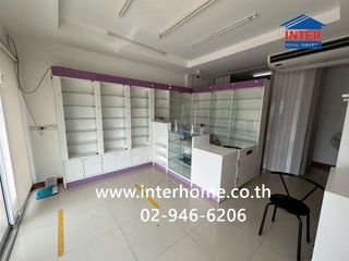 À vendre 2 chambres maison de ville à Mueang Samut Prakan, Samut Prakan