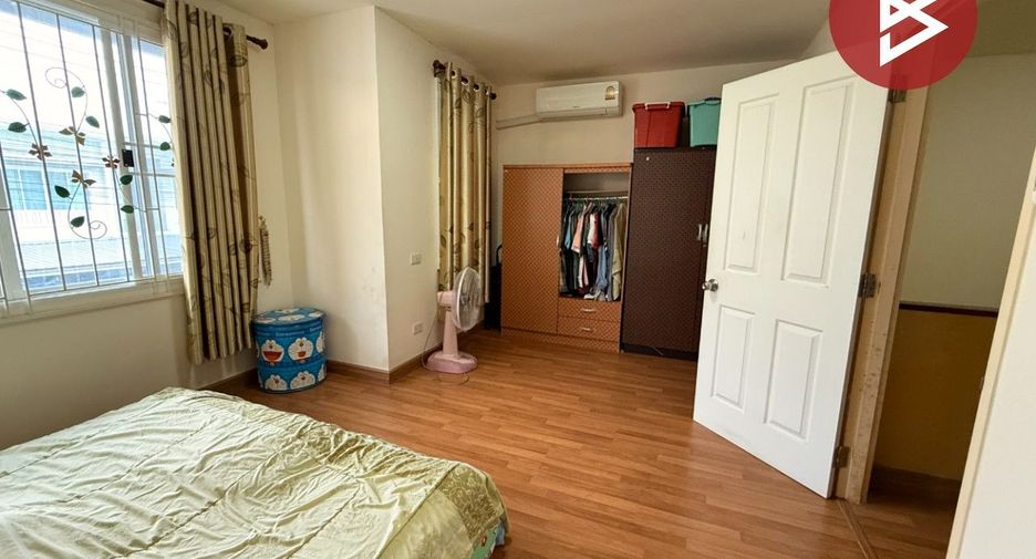 For sale 3 bedrooms townhouse in Pluak Daeng, Rayong