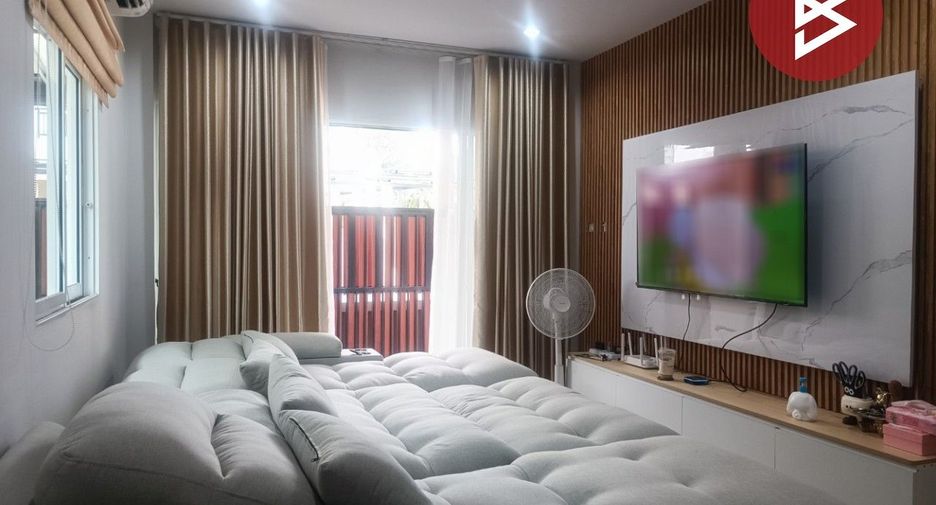 For sale 4 bedrooms house in Sam Phran, Nakhon Pathom