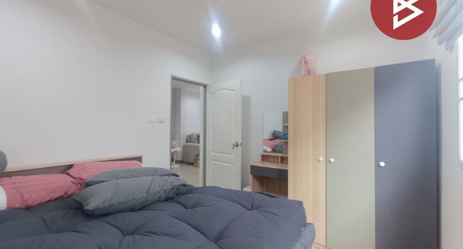 For sale 4 bedrooms house in Sam Phran, Nakhon Pathom