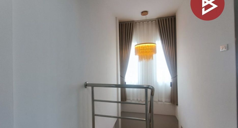 For sale 4 bedrooms house in Sam Phran, Nakhon Pathom