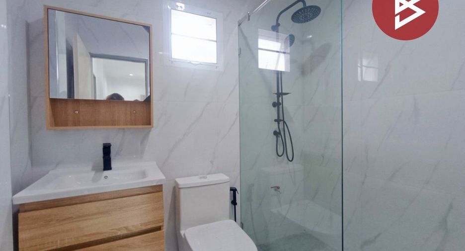 For sale 4 bedrooms house in Sam Phran, Nakhon Pathom