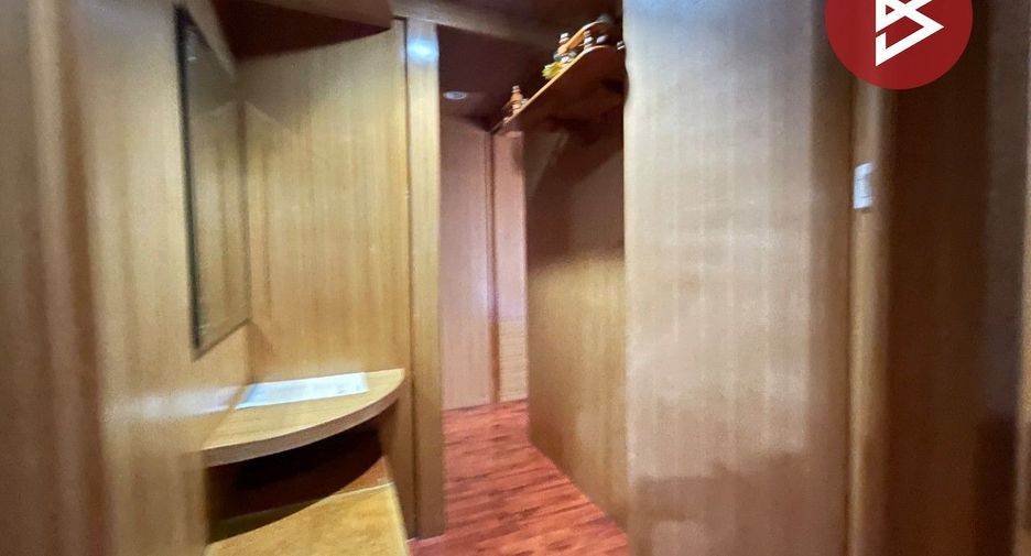 For sale 1 bed condo in Mueang Pathum Thani, Pathum Thani