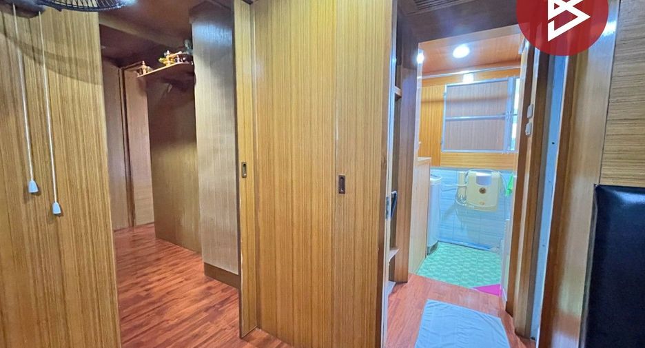For sale 1 bed condo in Mueang Pathum Thani, Pathum Thani