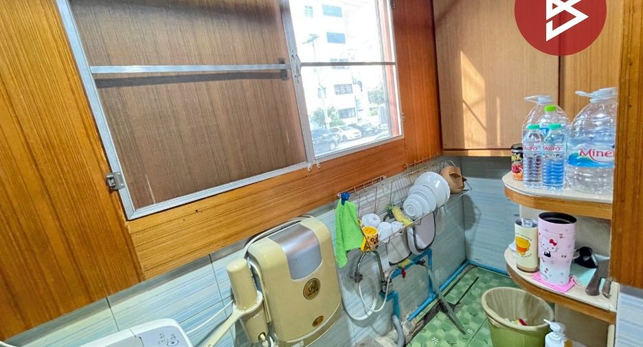For sale 1 bed condo in Mueang Pathum Thani, Pathum Thani