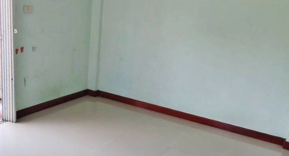 For sale 2 bedrooms townhouse in Mueang Samut Sakhon, Samut Sakhon