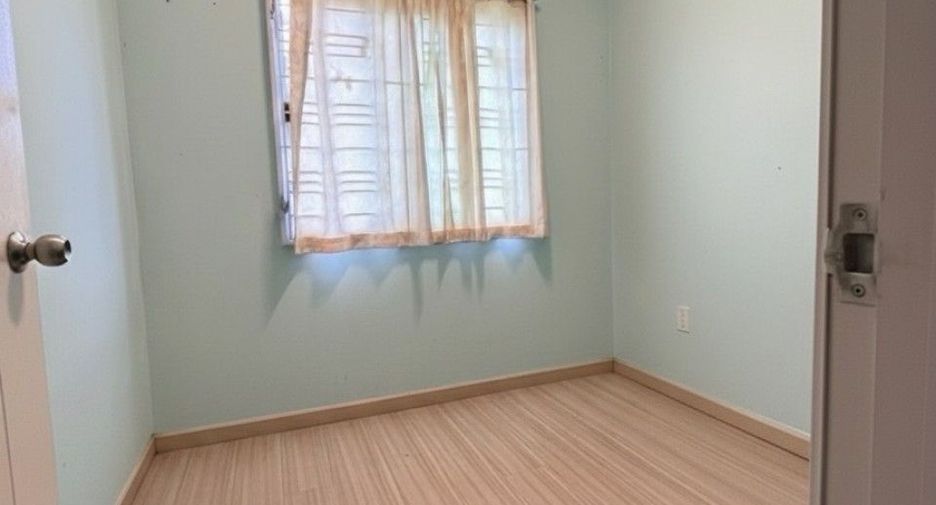 For sale 3 bedrooms townhouse in Bang Sao Thong, Samut Prakan