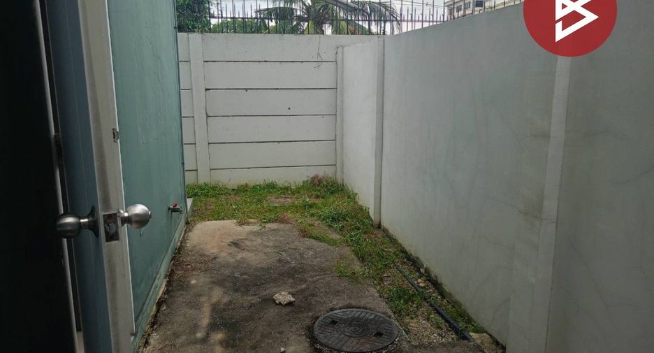 For sale 3 bedrooms townhouse in Sai Mai, Bangkok