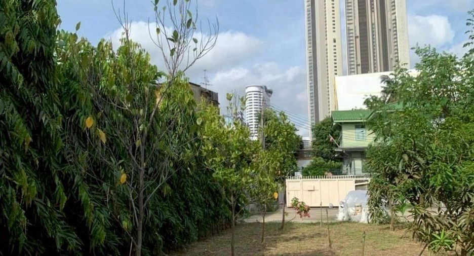 For rent 3 bedrooms house in Khlong San, Bangkok