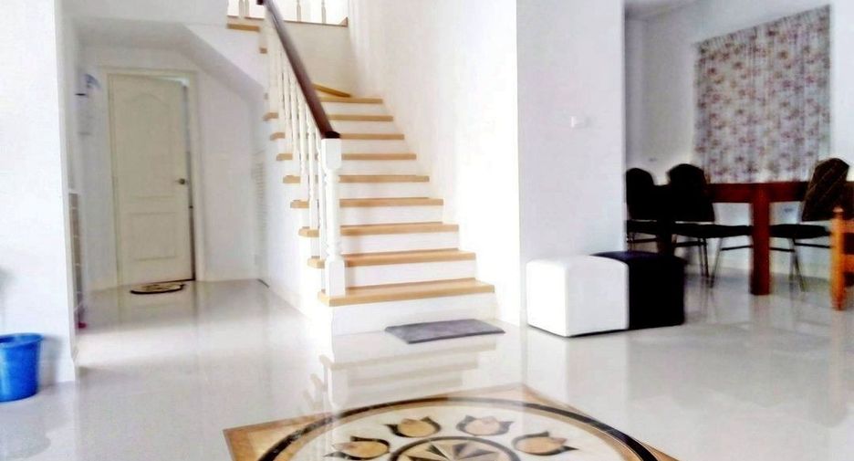 For rent 3 bedrooms house in Bang Khun Thian, Bangkok