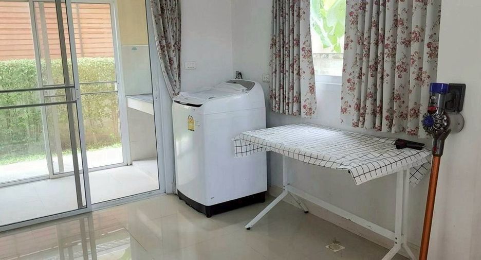 For rent 3 bedrooms house in Bang Khun Thian, Bangkok