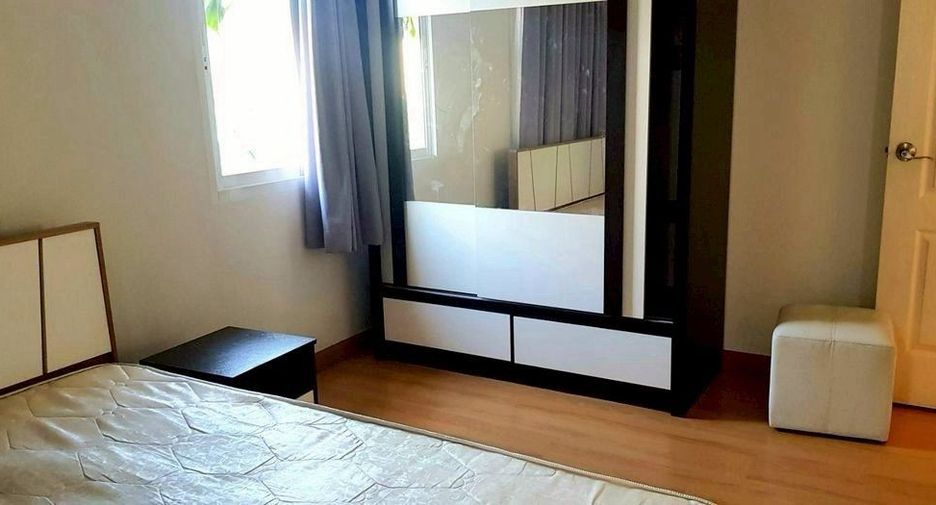 For rent 3 bedrooms house in Bang Khun Thian, Bangkok