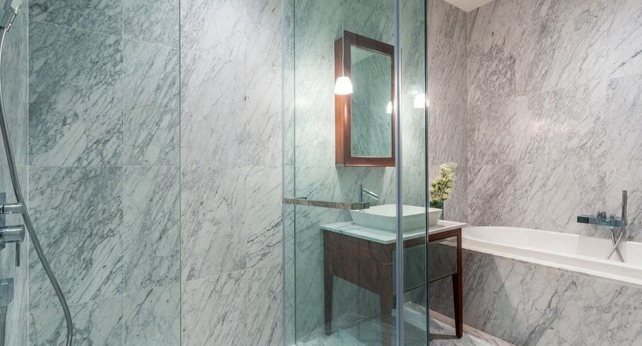 For rent and for sale 1 bed condo in Watthana, Bangkok