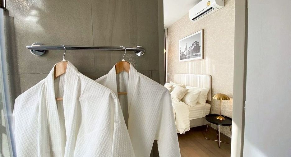 For rent 2 bedrooms condo in Ratchathewi, Bangkok