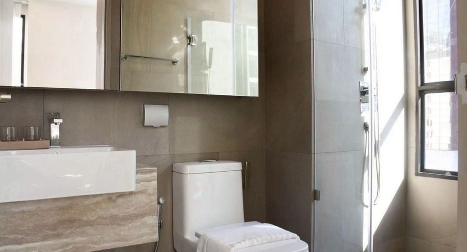 For rent 2 bedrooms condo in Ratchathewi, Bangkok