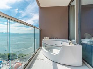 For rent 3 bedrooms condo in Bang Lamung, Chonburi