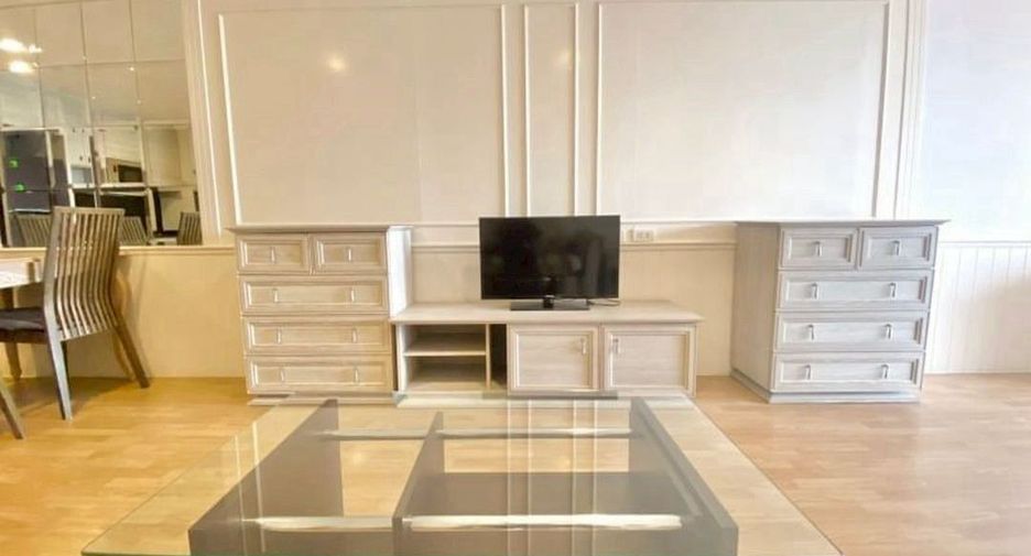 For rent 2 bedrooms condo in Khlong Toei, Bangkok