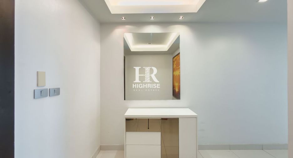 For sale 2 bedrooms condo in North Pattaya, Pattaya