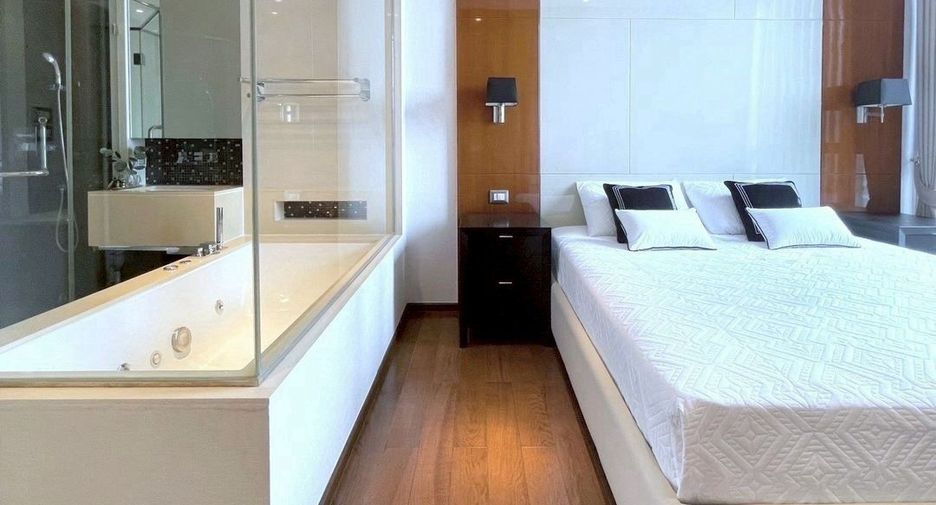 For rent 1 bed condo in Khlong Toei, Bangkok