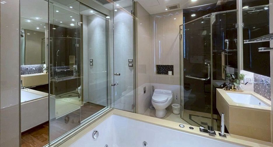 For rent 1 bed condo in Khlong Toei, Bangkok