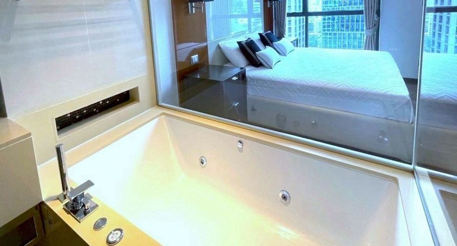 For rent 1 bed condo in Khlong Toei, Bangkok