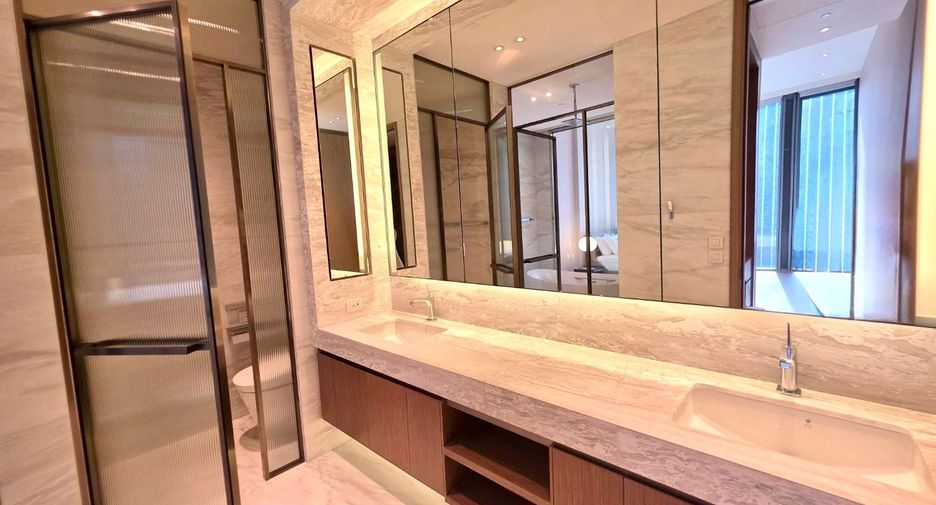 For sale 2 bedrooms condo in Pathum Wan, Bangkok