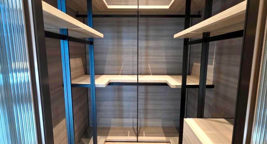 For sale 2 bedrooms condo in Pathum Wan, Bangkok