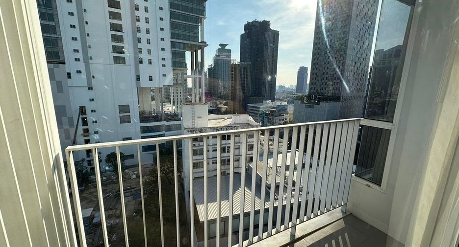 For rent 1 bed condo in Watthana, Bangkok