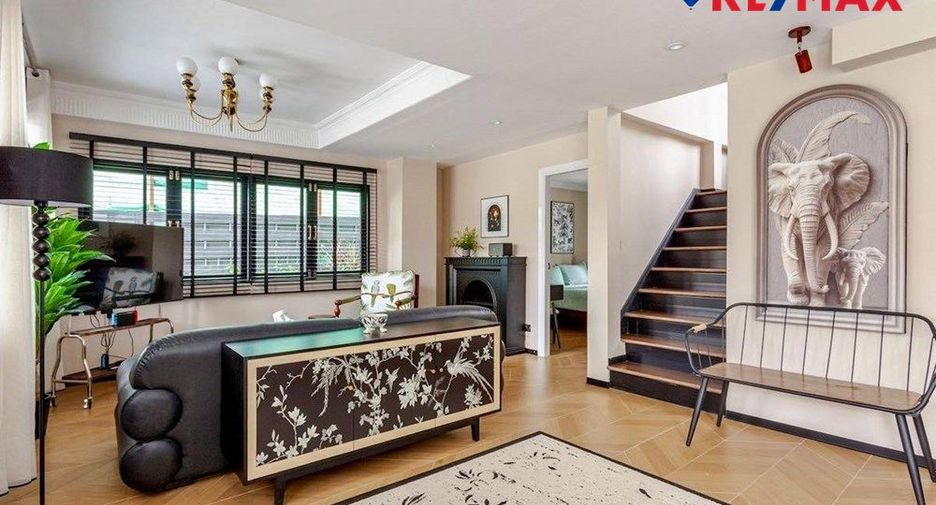 For sale 4 bedrooms house in Jomtien, Pattaya