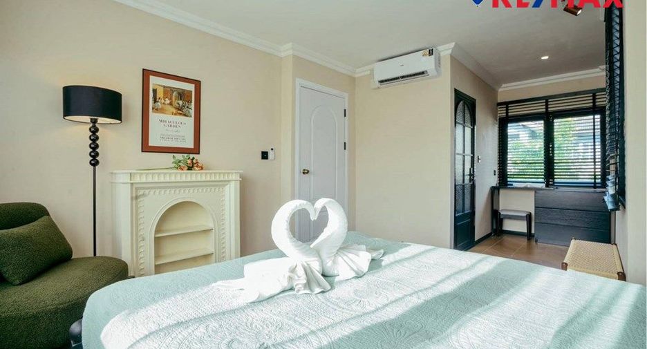 For sale 4 bedrooms house in Jomtien, Pattaya