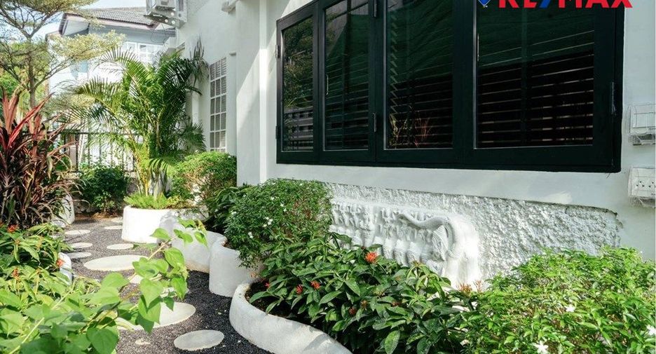 For sale 4 bedrooms house in Jomtien, Pattaya